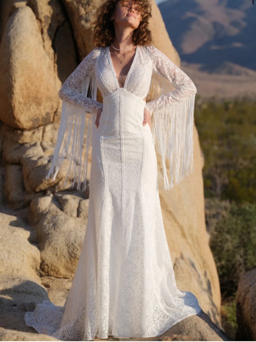 Boho Lace Fringe Long-Sleeve Wedding Dress in White
